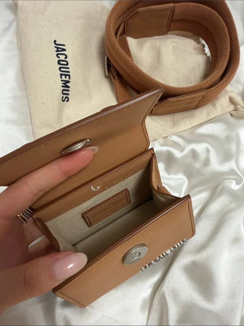 Jacquemus Le Chiquito Moyen Petite Tan Bag - Picture 3 of 4